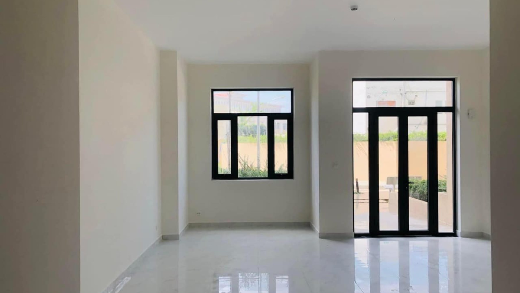 Căn duplex sân vườn hồ bơi (2 tầng) tầng trệt. Tiện ở và kinh doanh. Làm VP rất thuận tiện.. For Rent shophouse in Phan Chu Trinh, Phường Hiệp Phú, Thủ Đức, Hồ Chí Minh posted by Căn Nhà Màu Vàng. Hình 5